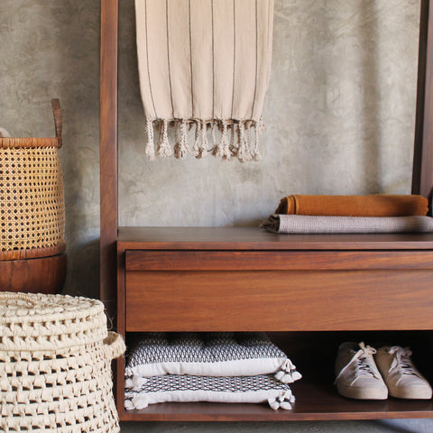 PELICANOS SMALL WARDROBE DRESSER
