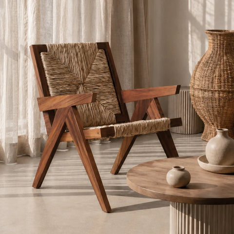 Sillones de parota y tejido de palma: guía para terrazas techadas y espacios cálidos